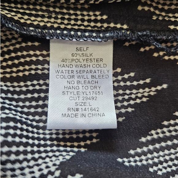 EUC Ya Los Angeles Women's Black Silk Blend Zig Zag Print Blouse Top L - Picture 6 of 7